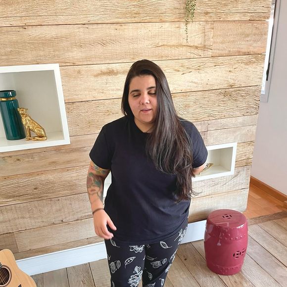 Yasmin Santos sempre optou por usar roupas mais largas por causa do seu corpo