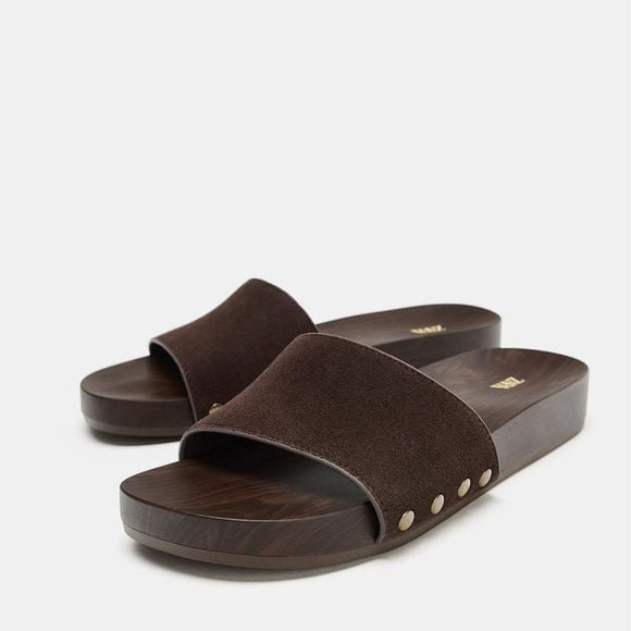 O modelo marrom da Zara mostra que pequenos detalhes fazem toda a diferença na hora de transformar um look básico em elegante.