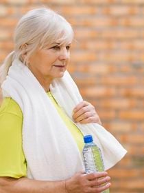 Vonda Wright, médica cirurgiã, sobre como chegar aos 97 anos de idade: 'As pessoas ficam frágeis porque perdem força na parte inferior do corpo, e para resolver isso não basta apenas caminhar'