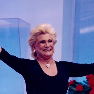 Na época, a apresentadora Hebe Camargo apresentava o 'Fora do Ar' no SBT, quando rasgou o verbo sobre Suzane von Richthofen