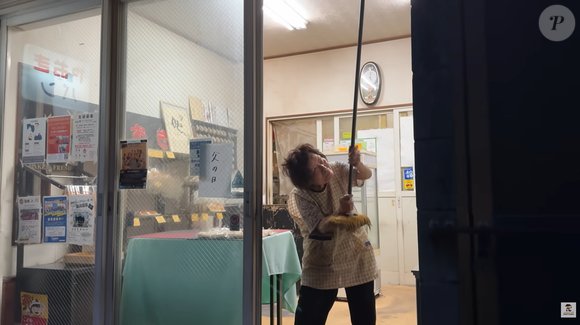 A história de Yuriko viralizou após ser mostrada pelo canal Japanese Food Craftsman. Aos 84 anos, ela segue à frente da padaria fundada em 1970 e ajuda a produzir diariamente entre 300 e 400 unidades de alimentos artesanais