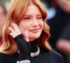 Além do vestido preto transparente, Marina Ruy Barbosa completou a produção com joias semelhantes aos modelos mais clássicos da Cartier, em formato de pantera, acrescentando brilho e sofisticação ao look