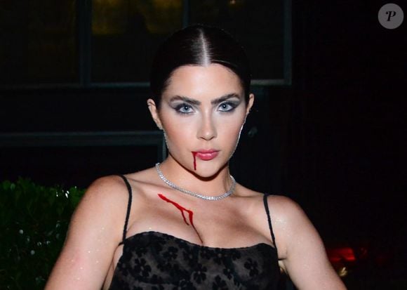 Maquiagem fácil para Halloween: Jade Picon surgiu como vampira em festa para comemorar a data
