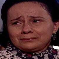 Maria do Socorro verá o filho crescer em 'Terra Nostra'? Com a vida por um fio, mulher de Gumercindo deixa família em pânico em pleno dia do batizado