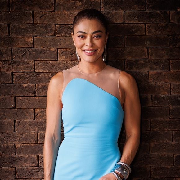 Nesta sexta-feira (21), Juliana Paes atraiu todos os olhares ao chegar para participar de um evento em São Paulo.