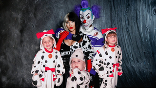 Dálmatas filhotes, Cruella sexy e Vini Jr. 'escondido': Virgínia agita web com festa de Halloween com filhos e namorado; veja fotos das fantasias