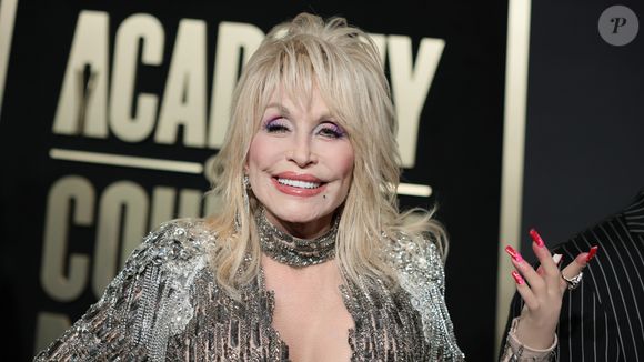 A icônica cantora country Dolly Parton morreu na última terça-feira, dia 25 de agosto, aos 80 anos