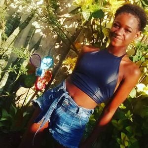 O samba no pé de Lorena Raissa foi lapidado desde cedo dentro da quadra da escola