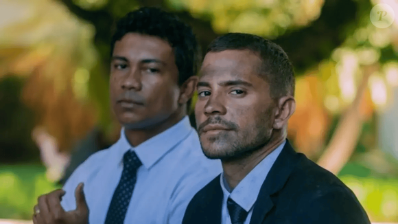 Búfalo (Xamã) se despede em um ato de lealdade e Jefferson (André Lamoglia) assume o trono manchado de sangue