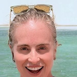 Aprendi com Angélica um truque envolvendo pão sem glúten no café da manhã que salvou minha dieta - e me fez abandonar o pão caseiro