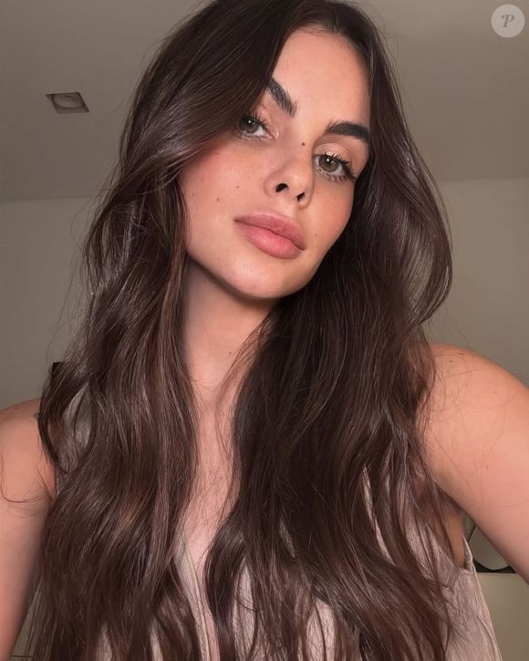 Amanda Kimberlly é mãe da pequena Helena.