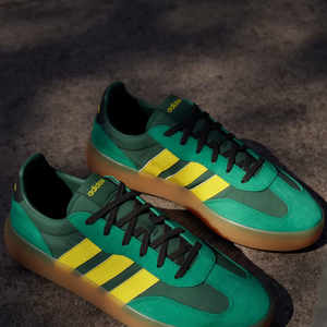 Com cabedal em suede e náilon, o Barreda Decode oferece conforto para o dia todo e surge como uma alternativa elegante para quem busca um tênis versátil