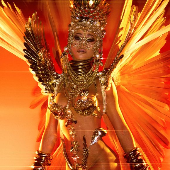 Sabrina Sato também brilhou como rainha de bateria da Gaviões da Fiel no Carnaval de São Paulo