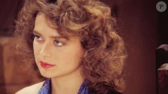 Cristina Mullins esteve em produções como 'Vereda Tropical' (1984), 'Brega & Chique' (1987) e 'Despedida de Solteiro' (1992). Antes das novelas, ela participou de 'Os Trapalhões', em 1977, ampliando sua presença na televisão.