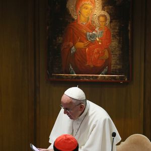 Curtida investigada pelo Vaticano alavancou a carreira da modelo em meio à pandemia