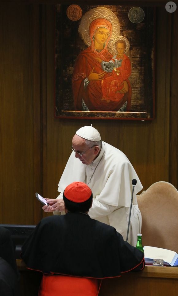 Curtida investigada pelo Vaticano alavancou a carreira da modelo em meio à pandemia