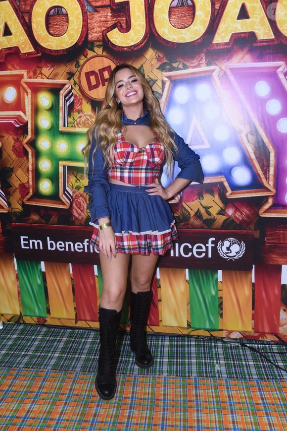 Xadrez vermelho e azul em look junino: aposte em combinação feita por Viih Tube em festa anterior de Thaynara OG