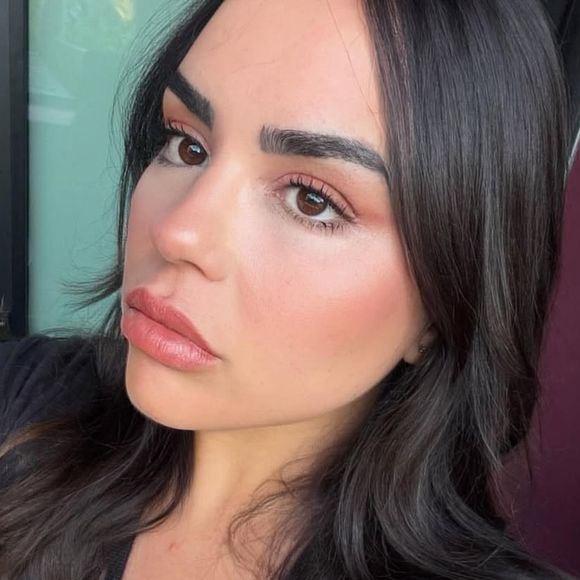 Conforme consta na ação judicial, o pedido protocolado por Maytê Carvalho é de produção antecipada de provas, etapa que visa reunir elementos técnicos antes de qualquer conclusão sobre o caso