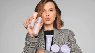 Nem de manhã, nem antes de dormir: Millie Bobby Brown faz skincare antes de gravar 'Stranger Things' e com apenas cinco produtos