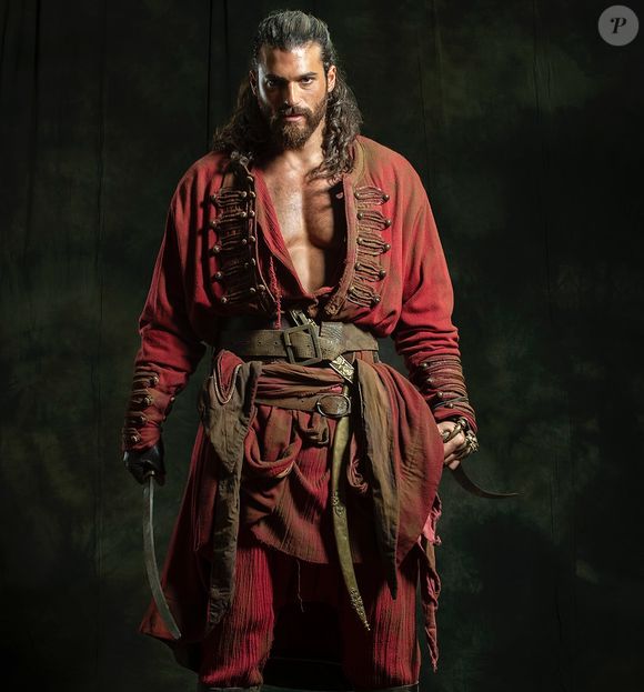 Can Yaman tem passagens pelo Brasil nos dias 28 e 29 de março para divulgação da série El Turco, no Globoplay