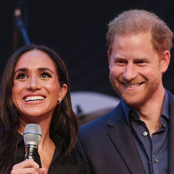 Meghan Markle teria usado casamento com Harry como 'trampolim para uma nova fama' e preocupou príncipe Wiliam, segundo biógrafa