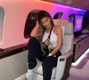 Kylie Jenner posa a bordo de seu jatinho Bombardier Global 7500, conhecido como Kylie Air, avaliado em mais de US$ 70 milhões