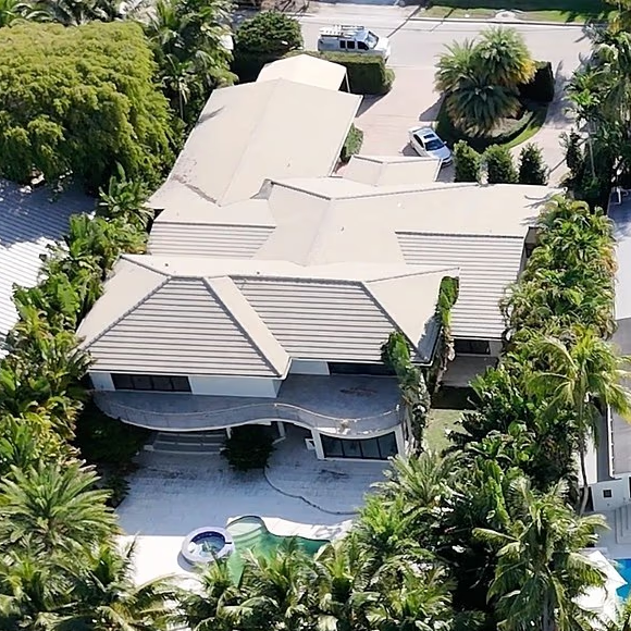 Com seis quartos e spa privativo, Gisele Bündchen compra sua quarta mansão em Miami para morar com Joaquim Valente; modelo desembolsou mais de R$ 70 milhões