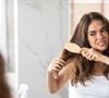 Nos cabelos ondulados, o momento logo após a lavagem é considerado o mais adequado para desembaraçar.'Quando o desembaraço acontece com o fio úmido e com produto, o resultado fica mais definido e leve', afirma Maurício Pina