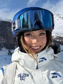 A atleta mais bem paga das Olimpíadas de Inverno 2026: conheça a chinesa de 22 anos que chega à competição faturando uma fortuna
