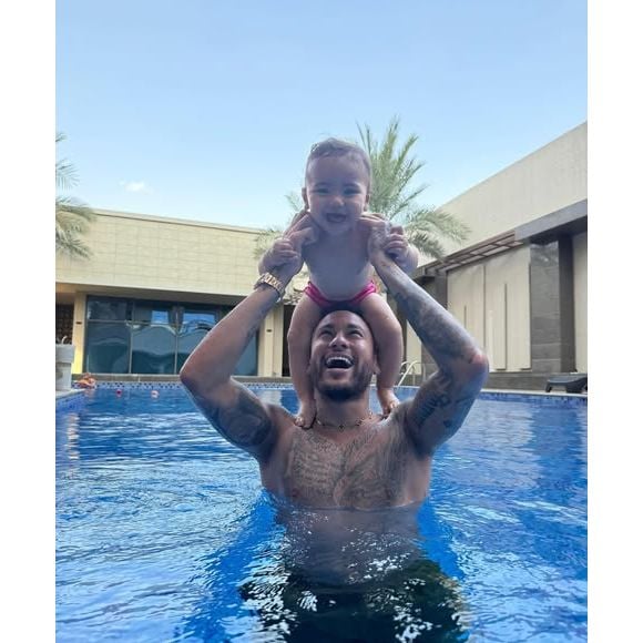 Neymar afirmou que Mavie mudou sua vida