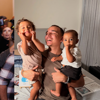 João Gomes tem 24 anos, 2 filhos e uma rotina que não para, mas revela detalhe simples que muda completamente sua relação com o descanso: 'Dá uma energia a mais'