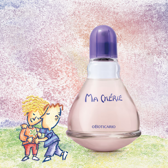A fragrância aposta em um clima nostálgico, daqueles que parecem fazer a gente voltar no tempo logo na primeira borrifada. As primeiras notas trazem a leveza da lavanda combinada ao frescor da bergamota. Depois, o perfume ganha um toque confortável e delicado com fundo de musk e sândalo