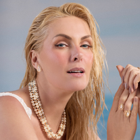 Com ouro 18k, coleção limitada e joias de até R$ 1.759: Ana Hickmann, que vai se casar com Edu Guedes em fazenda histórica de 1820, estrela linha de luxo com 24 itens entre anéis, brincos, colares e pulseiras