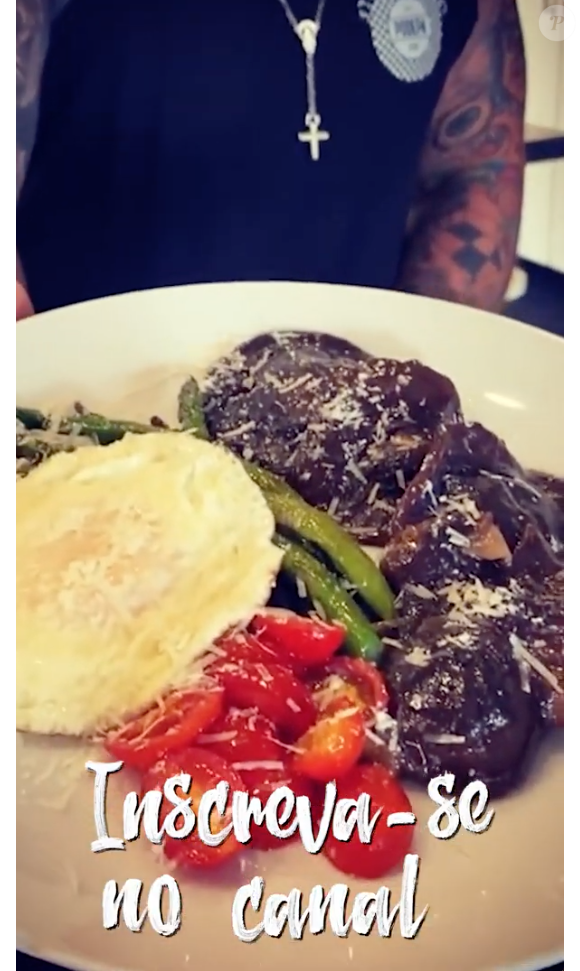 Café da manhã de Henrique Fogaça mais parece um prato de almoço, mas fica delicioso
