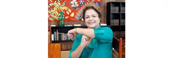 Dilma Rousseff publicou uma foto com o símbolo de ‘É tóis’ quando Neymar se lesionou na Copa do Mundo de 2014