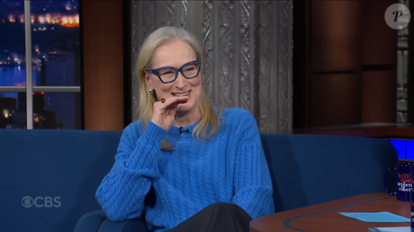 Em uma de suas aparições recentes no The Late Show with Stephen Colbert, Meryl Streep, surgiu usando justamente um suéter tricotado muito semelhante ao da personagem Andrea Sachs vivido por Anne Hathaway