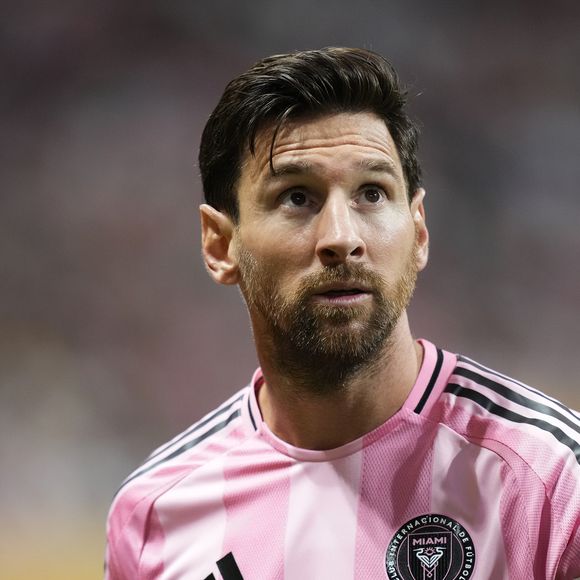 Lionel Messi tem lugar cativo no álbum de figurinhas da Copa 2026; para psicanalista, momento é uma 'herança afeitva' de pais para filhos