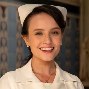 Em entrevista sobre Êta Mundo Melhor, Larissa Manoela comentou sobre momento de maturidade: "Essa novela veio no momento em que me sinto mais madura. Eu ainda tenho mais tempo de atriz mirim do que adulta"