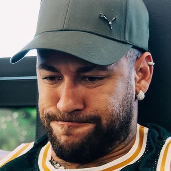 Detalhe em joia de Neymar reacende rumor antigo e levanta dúvida sobre nova filha do jogador. Veja a foto!