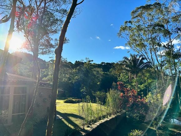 Marcello Novaes desfruta da beleza da natureza em seu dia a dia no sítio