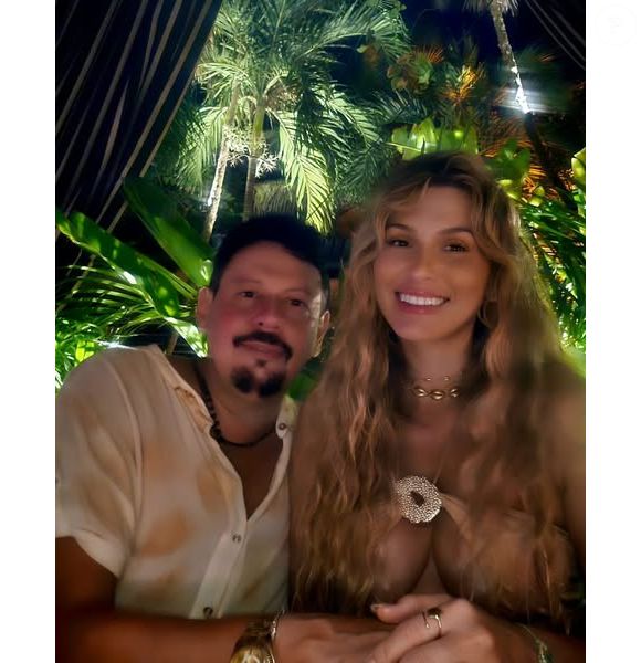 Junto de Lívia Andrade, estava no avião seu esposo, Marcus Araújo.