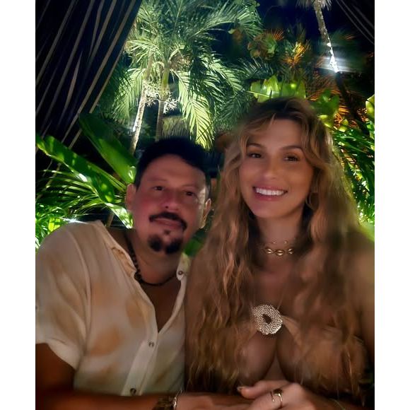 Junto de Lívia Andrade, estava no avião seu esposo, Marcus Araújo.