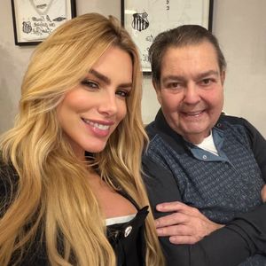 Os registros de Faustão foram compartilhados pela bailarina Erika Schneider, que foi ao aniversário da esposa do apresentador