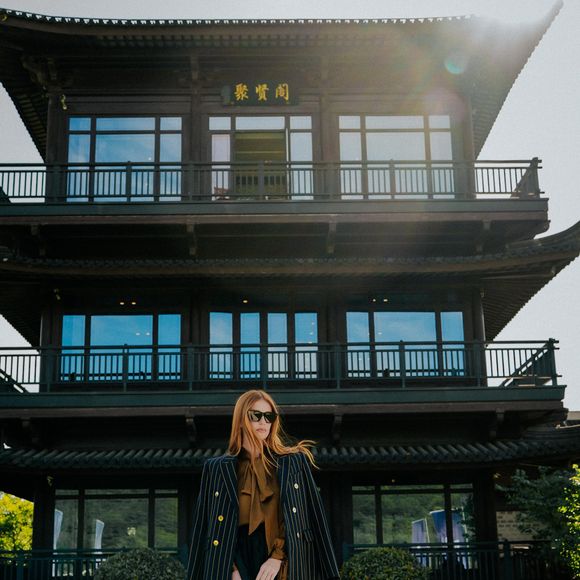 Marina Ruy Barbosa é definida pela publicação como uma ‘superestrela brasileira’