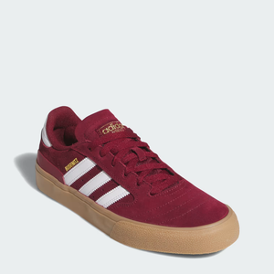 Entre os detalhes que fazem sucesso no Busenitz Vulc II estão o solado gum, a biqueira resistente à abrasão e o design retrô que lembra os grandes tênis de skate dos anos 2000