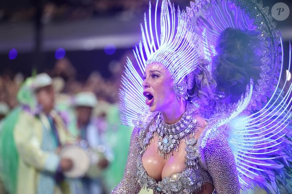 'Paolla Oliveira: muito rara ser simpática', decretou internauta sobre a rainha de bateria da Grande Rio no Carnaval 2025