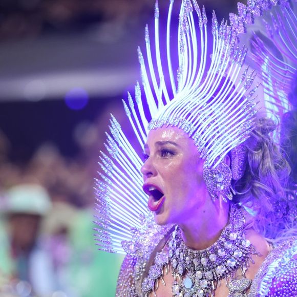 'Paolla Oliveira: muito rara ser simpática', decretou internauta sobre a rainha de bateria da Grande Rio no Carnaval 2025