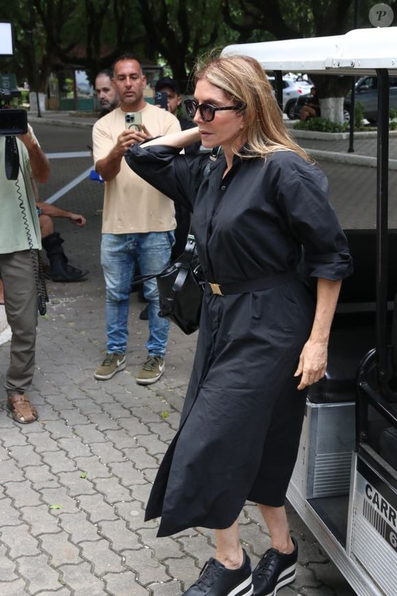 Maria Padilha prestou última homenagem a Dennis Carvalho