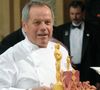 A cada ano, o chef introduz novas surpresas no cardápio, mas também mantém os favoritos do público, como a famosa pizza de salmão defumado com caviar