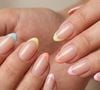 As unhas em tons de baunilha estão se consolidando como uma das tendências mais elegantes para a Primavera/Verão de 2026.